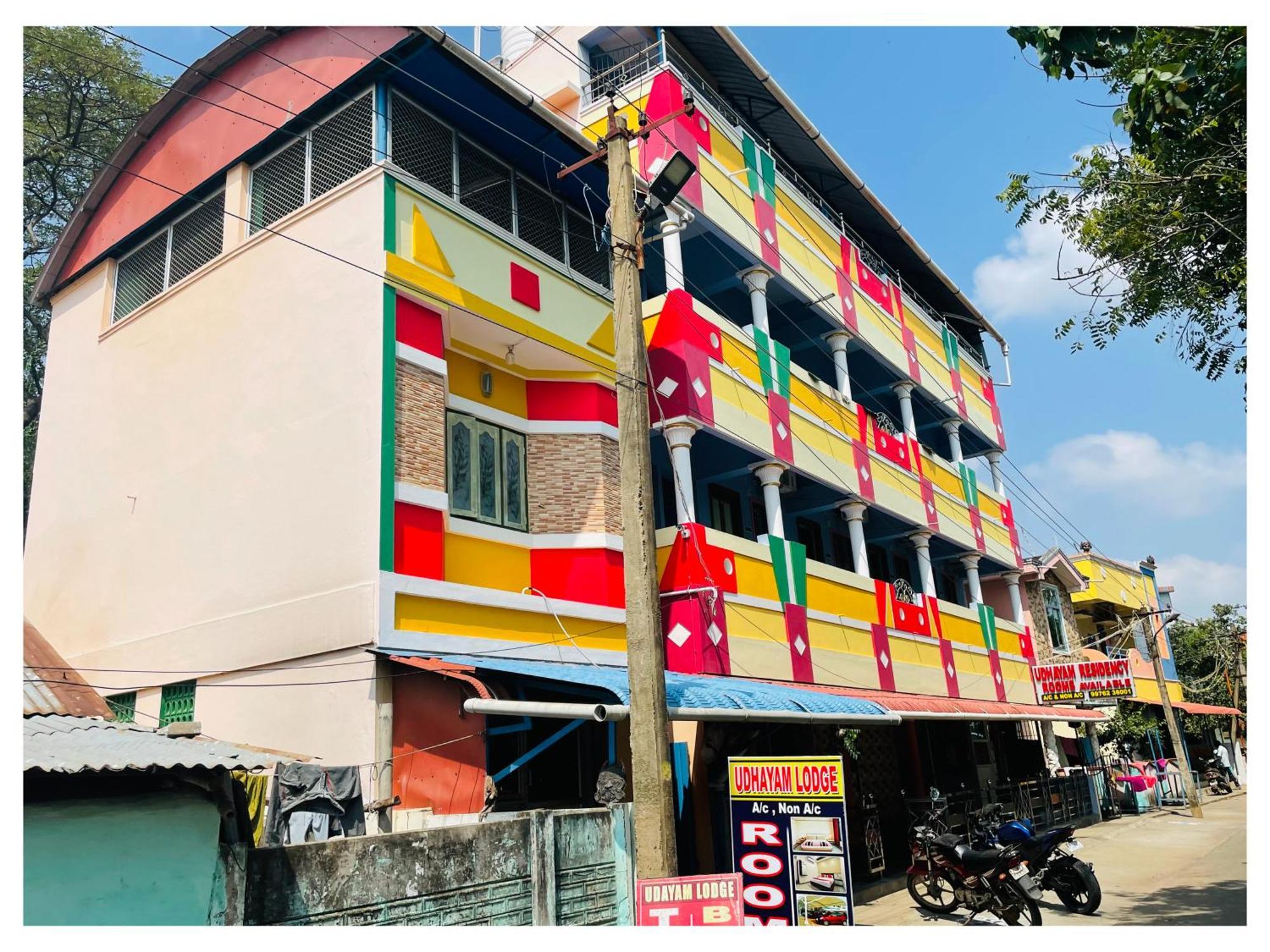 Udhayam Residency Hotel Karaikal Exterior photo